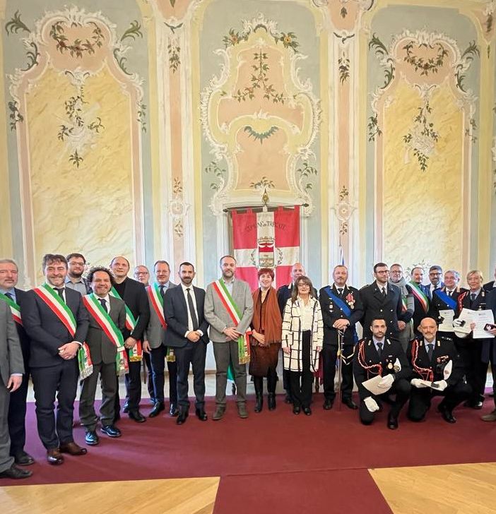 Consegnate le onorificenze per il quadriennio a ufficiali e agenti del territorio novarese