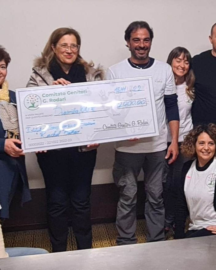 Donati 2 mila euro per l’istituto comprensivo Behar di Trecate