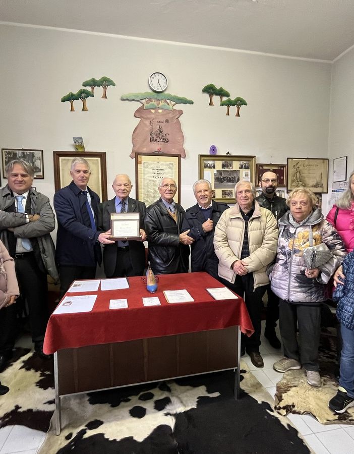 Confartigianato premia Giacomo Fiorello, da 50 anni presidente dell'Università dei Calzolai