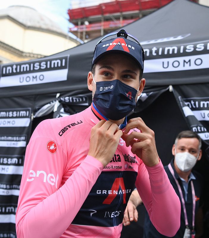 Giro: a Novara vince Tim Merlier, Ganna rimane in Rosa