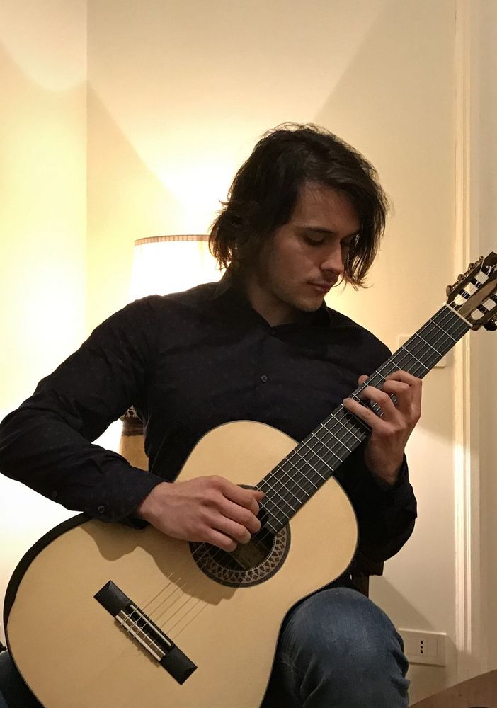 Sabato 13  Riccardo Garello e Jingzhi Zhang proporranno ‘Corde a pizzico e in punta d'arco’ per i Concerti del Cantelli