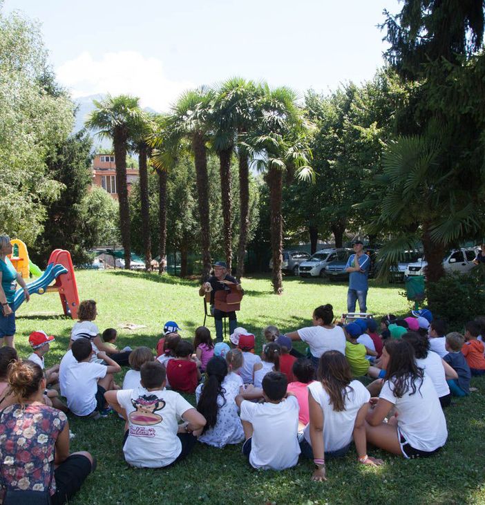 A Romagnano Sesia ultimmo giorno di scuola dal vivo per i bambini di 5° elementare
