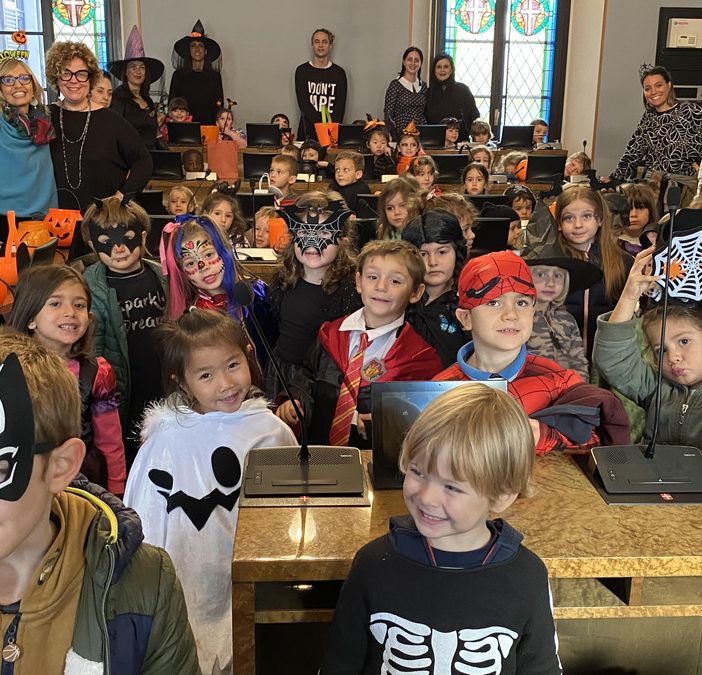 Festa di Halloween 'fuori ordinanza' alla scuola dell'infanzia De Pagave