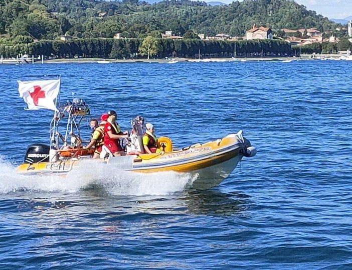 Meina, ha un malore: salvato dalla Cri presente per l’Airshow