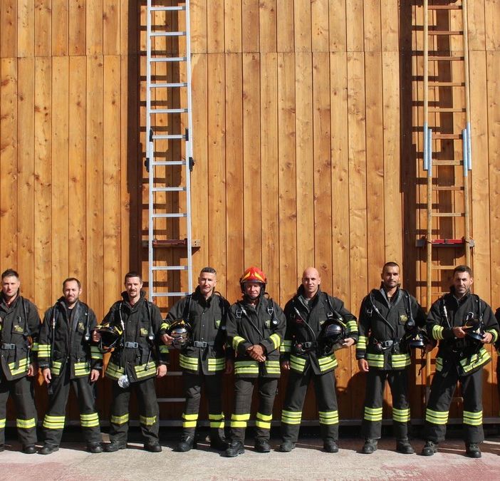 Il comando dei Vigili del Fuoco di Novara ha ricordato i 343 colleghi americani caduti l'11 settembre a New York