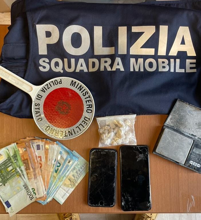 Arrestato un uomo per spaccio di droga a Galliate