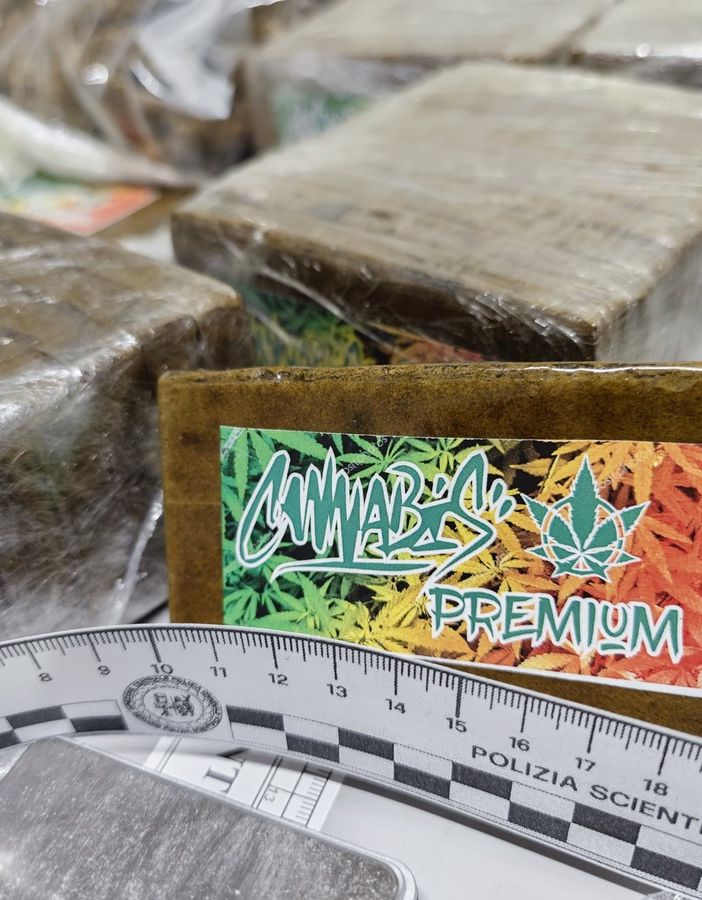 Arrestato un cittadino albanese scoperto con oltre 24 Kg di hashish e marijuana