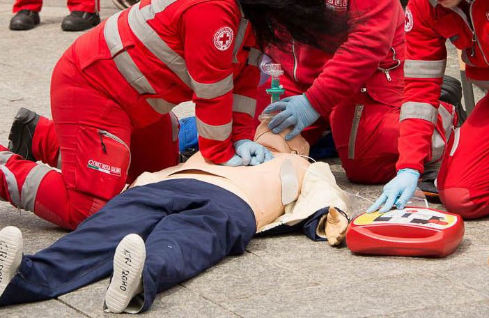 Corso gratuito di primo soccorso a Lesa: tre serate per imparare a salvare una vita