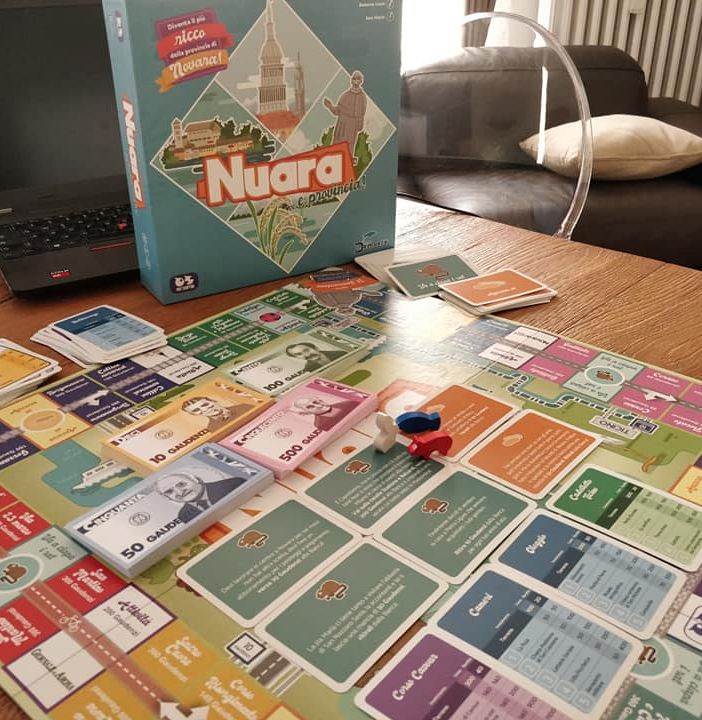 Il gioco da tavolo dedicato alla città e al territorio in arrivo nei negozi. Con “Nuara” palazzi e risaie si comprano a suon di Gaudenzi