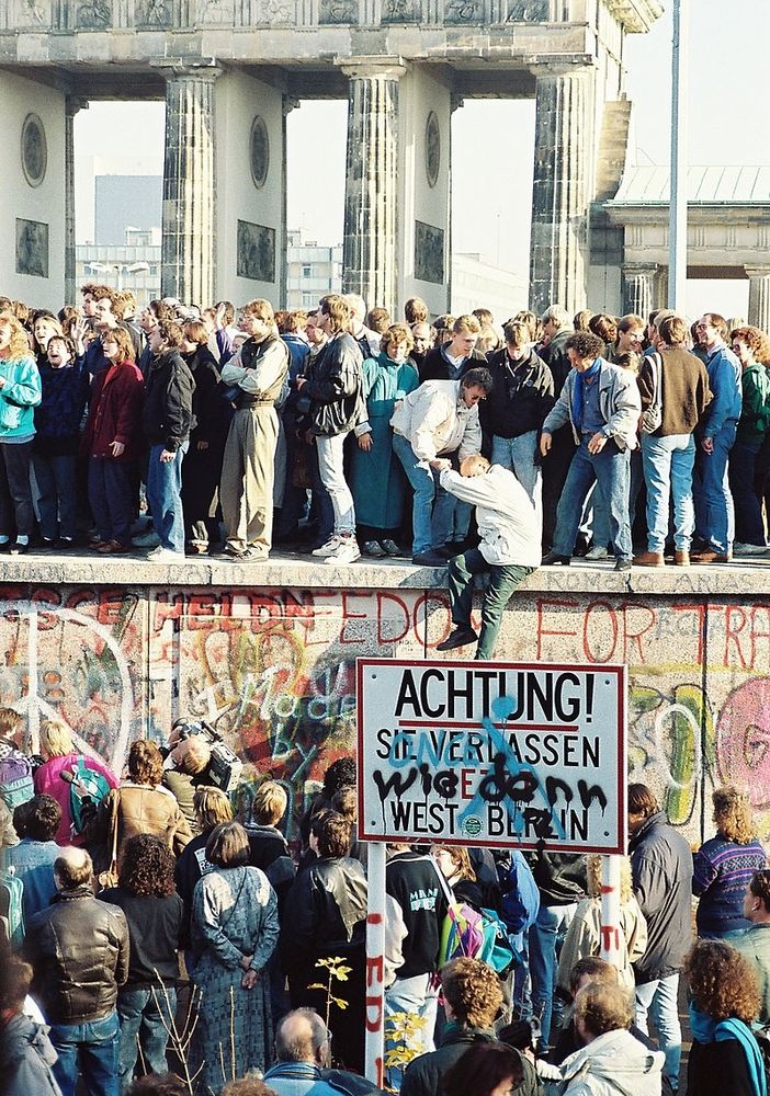 Il Fauser ricorda il trentennale della caduta del Muro di Berlino