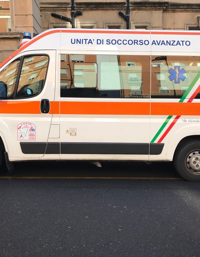Esplode finestrino di un autubus di linea, ferite lievemente due passeggere