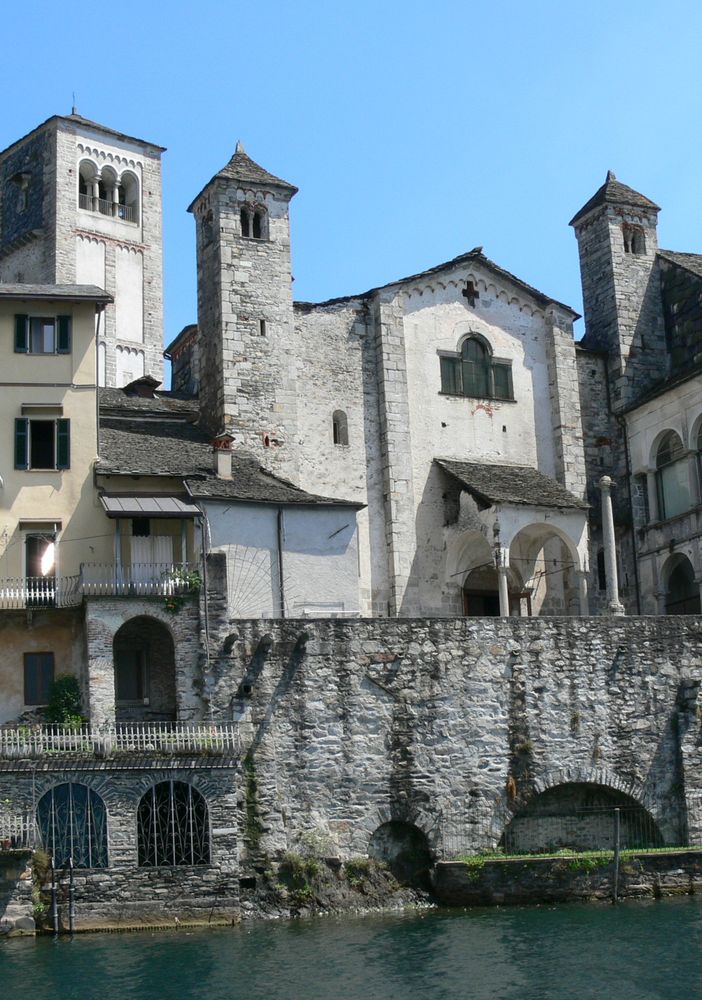 Visite turistiche alla Basilica dell'isola di San Giulio: le giornate di chiusura