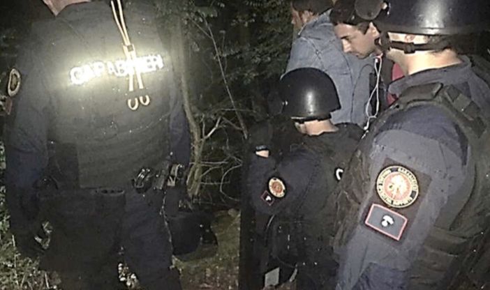 Minaccia di spararsi, 60enne salvato dai Carabinieri in un bosco ad Oleggio