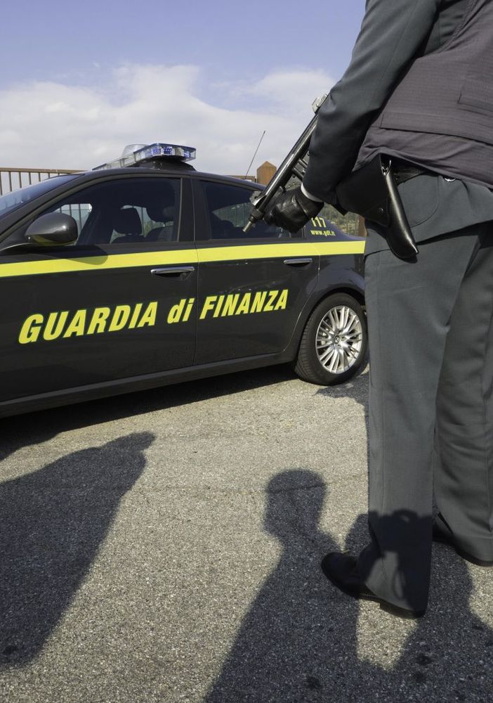 Dal Nord Ovest. Frode fiscale milionaria con fatture false, in manette tre persone