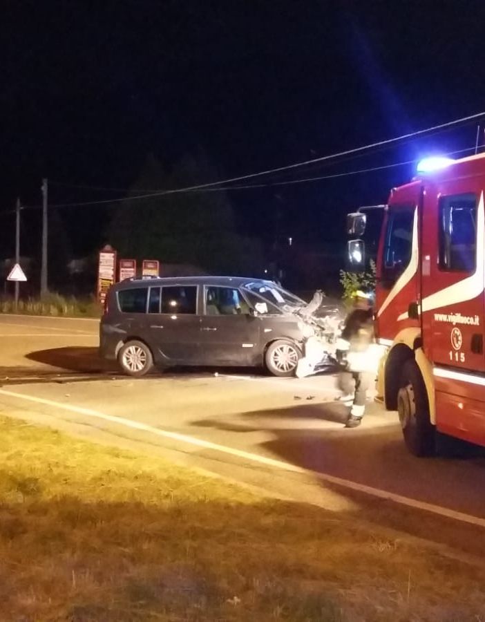 Meina: frontale tra due auto nei pressi dello svincolo autostradale
