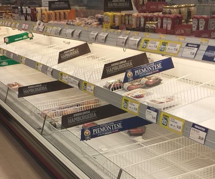 Coronavirus, a Novara supermercati presi d’assalto