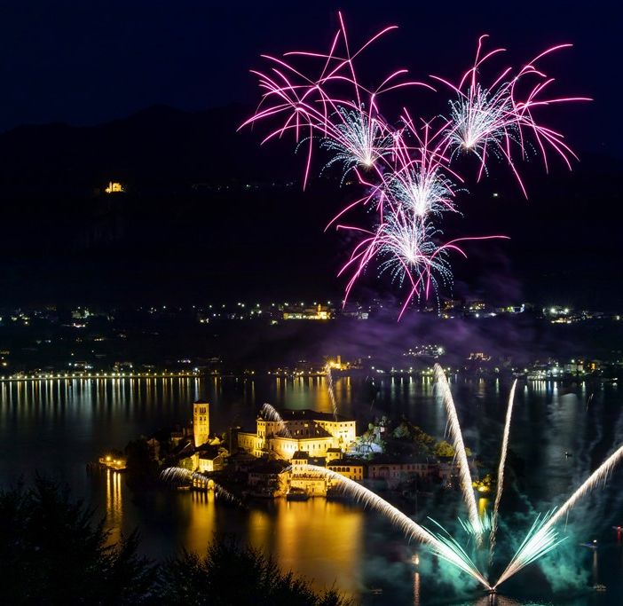 Iniziato alla grande il “Festival di Fuochi d’Artificio”: il 27 luglio doppio appuntamento a Sesto Calende e Locarno