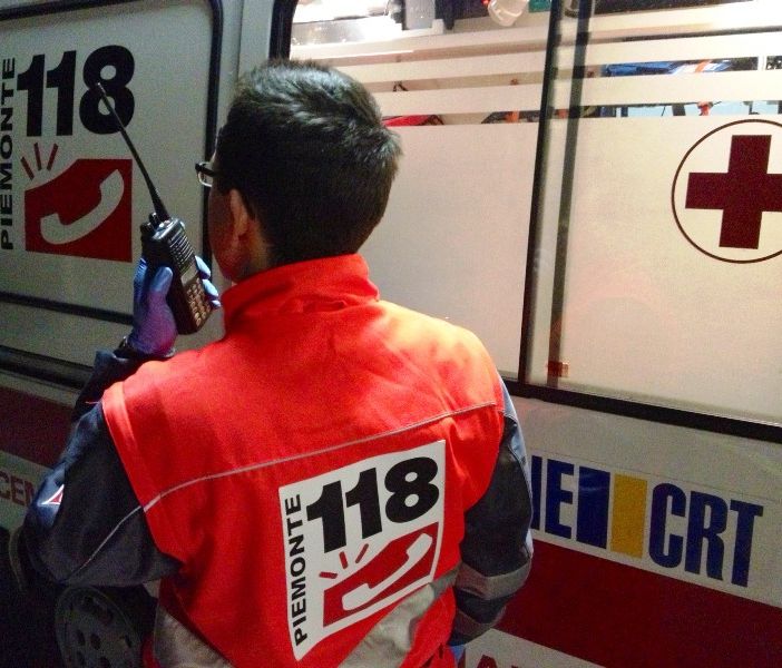 Scontro tra auto e camion sulla autostrada Torino Milano