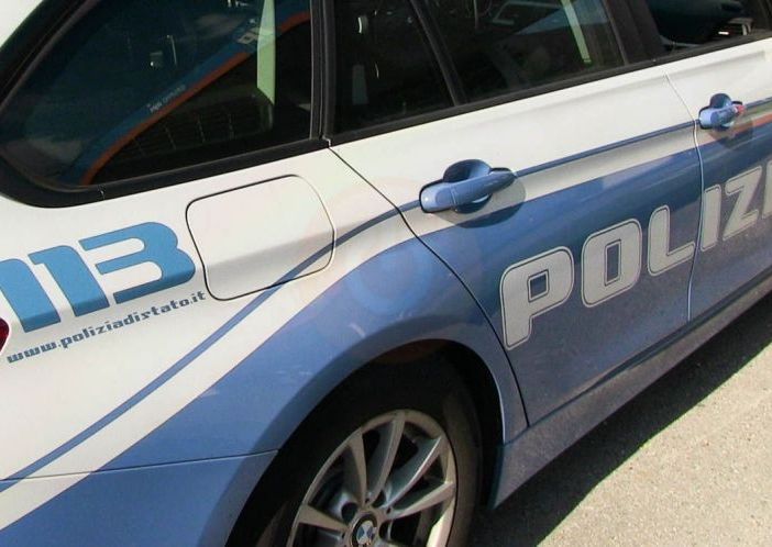Arrestato giovane per aggressione ai genitori: voleva soldi per la droga