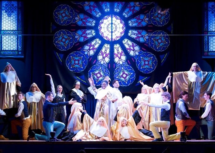 SISTER ACT CON I RAGAZZI DEL SACRO CUORE AL PALASPORT DI VIALE KENNEDY