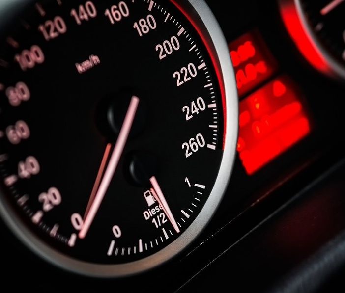 3 anni senza bollo auto per chi compra un mezzo meno inquinante, la Regione dice sì