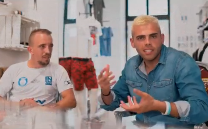 Notizie Piemonte. Insultato sui social perché somiglia a Ribery: ragazzo disabile sfida “leoni da tastiera” sul campo