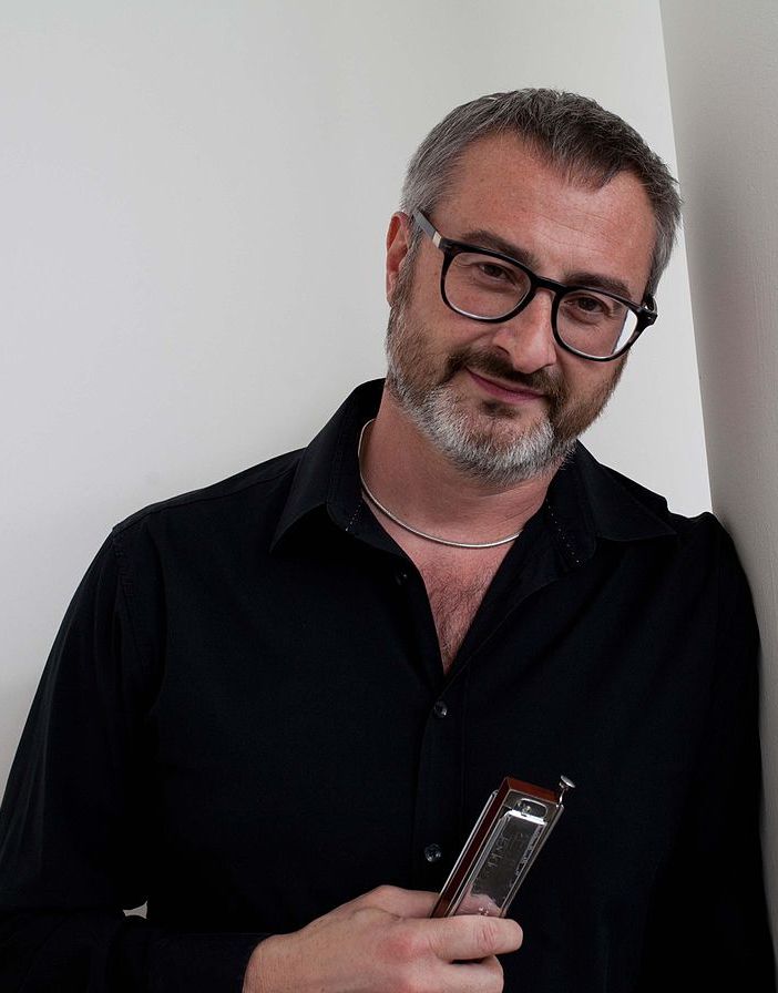 Domenica 23 febbraio Aperitivo in Jazz con Max De Aloe