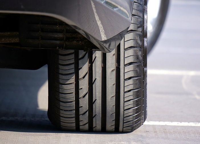 Viaggi in auto, Pirelli offre consigli di sicurezza