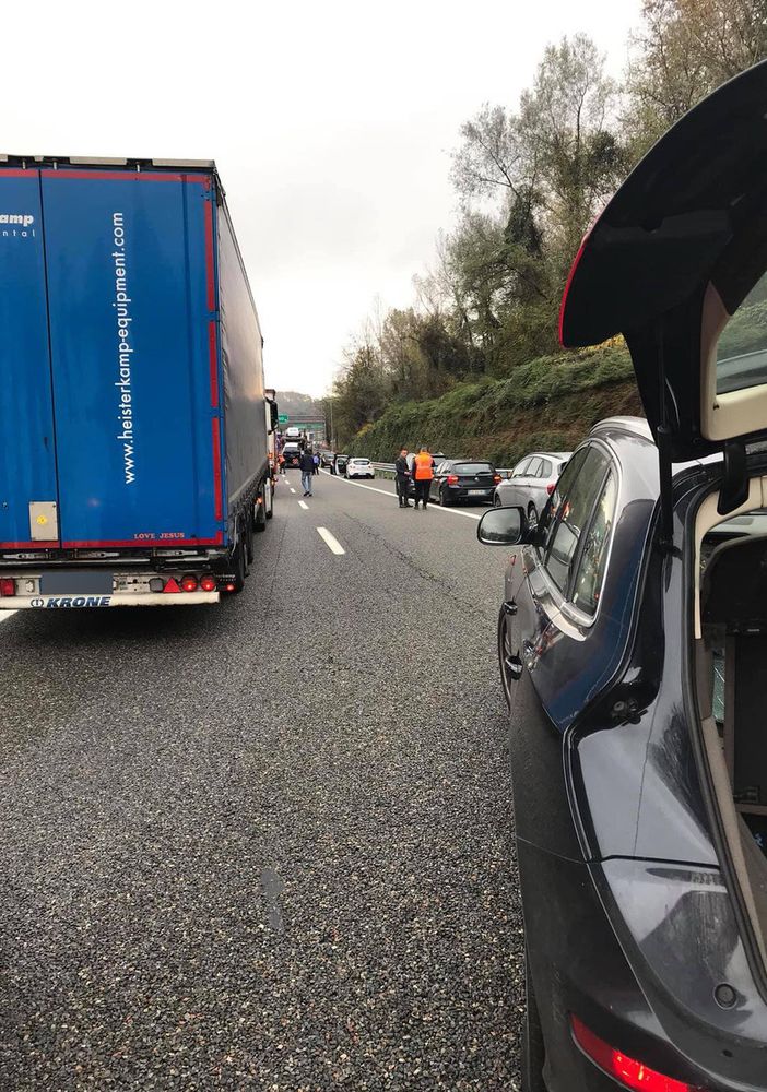 Weekend di rientri: bollino rosso su strade e autostrade