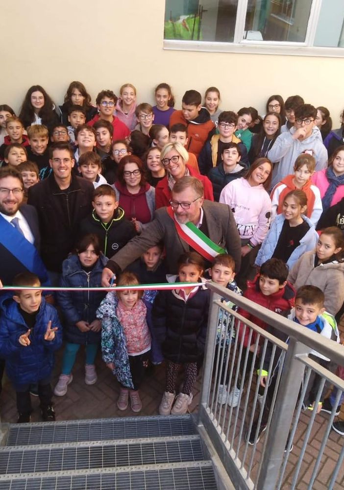 Un regalo per i Bambini di Cameriano: inaugurata la nuova biblioteca