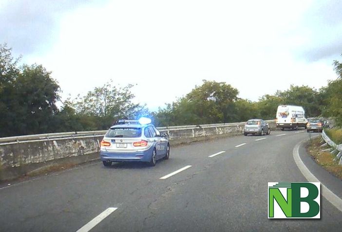 Coppia di amici cadono con la moto all'imbocco della Supestrada, trasportati feriti in ospedale