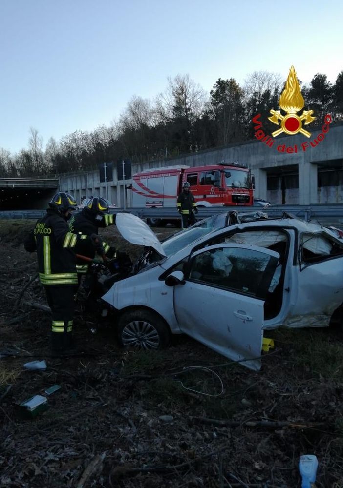 Incidente sulla A26, ferito il conducente