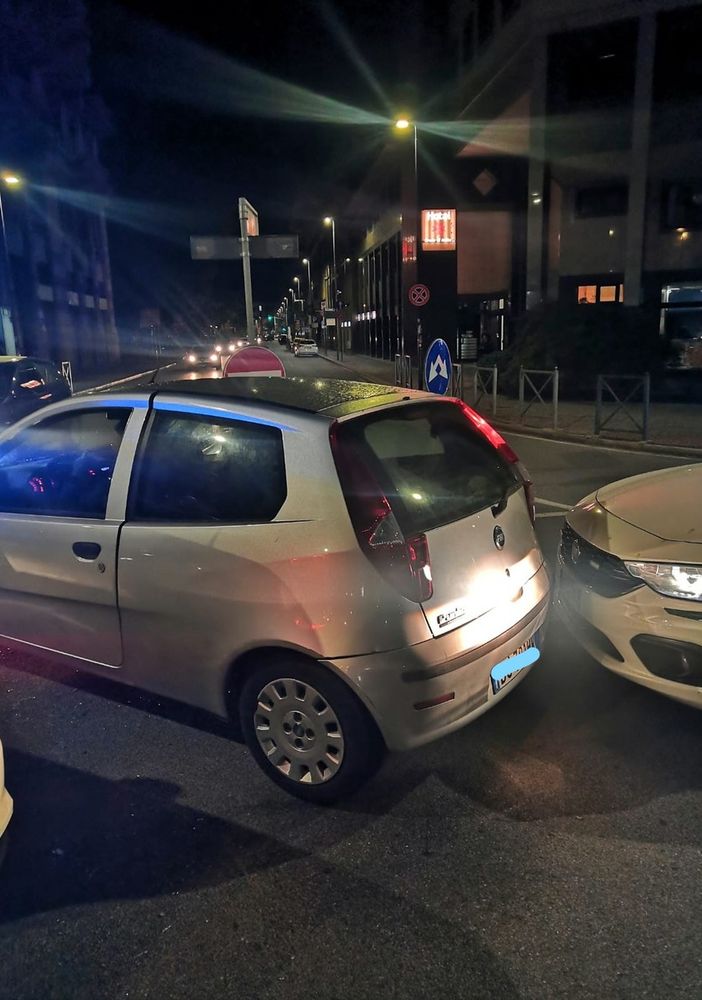 Inseguimento in pieno centro a Novara, denunciato marocchino ubriaco e senza patente
