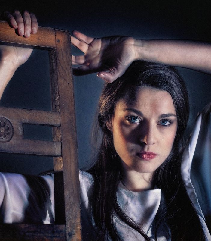 Riflessi d'anima al teatro degli scalpellini: la donna allo specchio