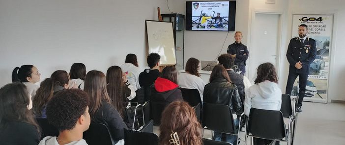 Mobilità elettrica a Trecate: giornata di formazione per gli studenti
