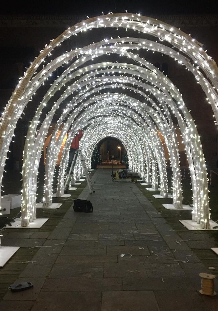 'Una meraviglia di Natale': Novara si illumina di magia