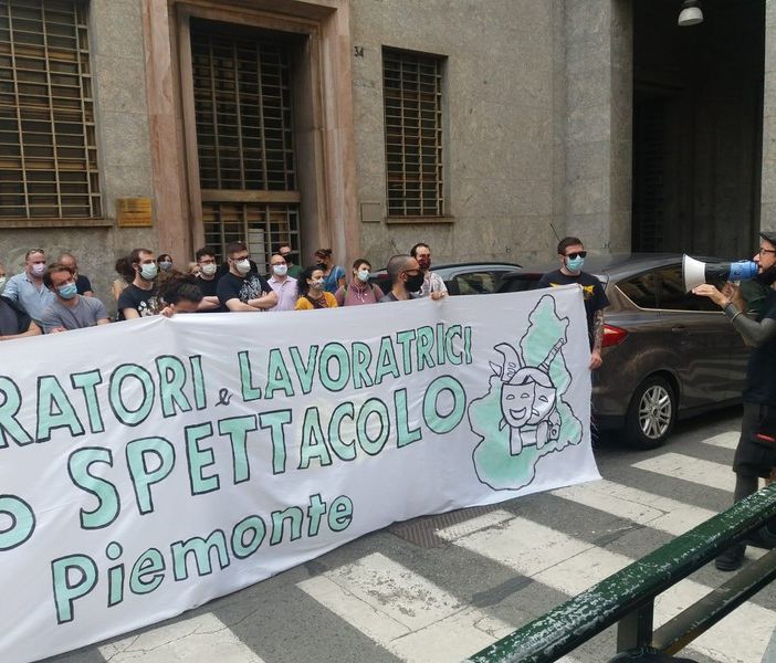 I lavoratori dello spettacolo ricevono 1200 euro dall’Inps: “ricordiamoci anche degli intermittenti&quot;
