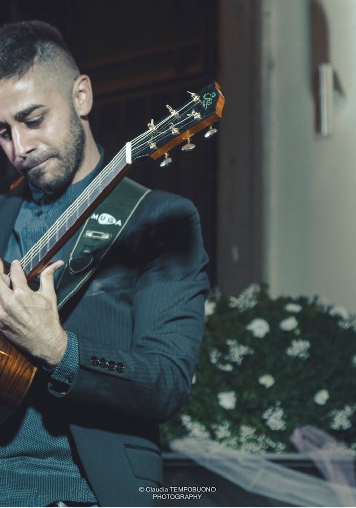 Domenica 12 Pierangelo Mugavero in concerto ad Ameno per ‘Un paese a sei corde’
