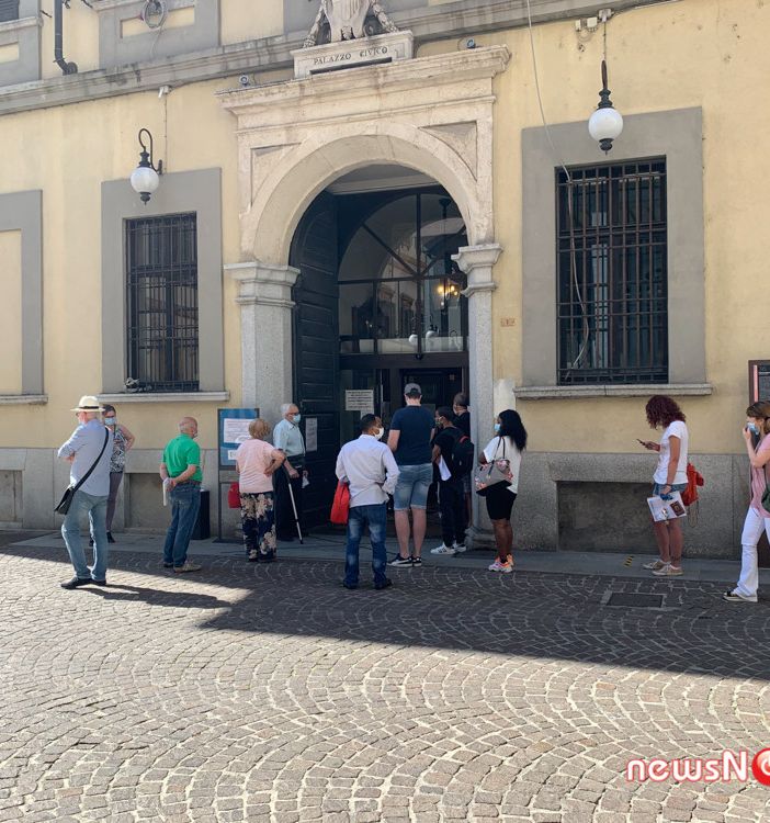 Buoni spesa, pubblicato il bando sul sito del Comune di Novara