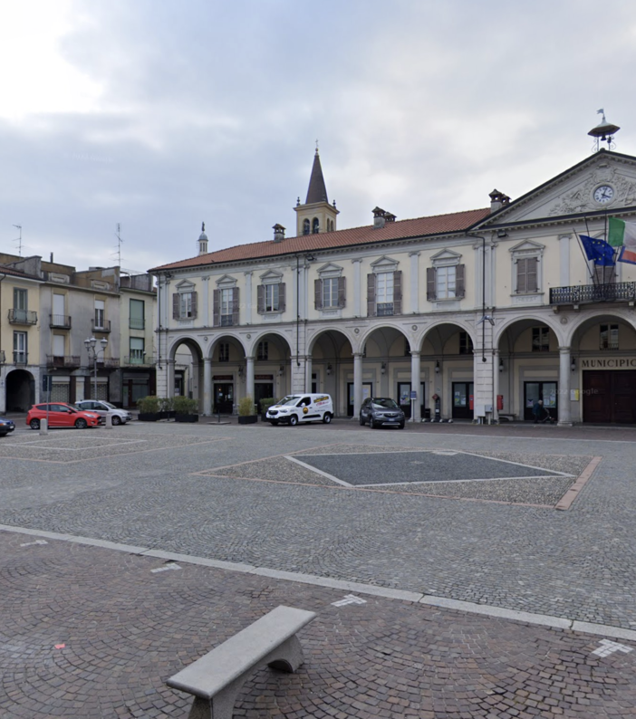 La piazza di Trecate si anima col tributo a Vasco e Ligabue