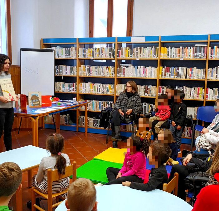 Un successo la lettura animata per i bambini di Borgo Ticino