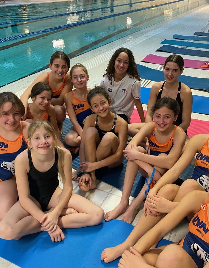 Cresce la pattuglia delle &quot;ondine&quot; Libertas agli italiani di nuoto sincronizzato