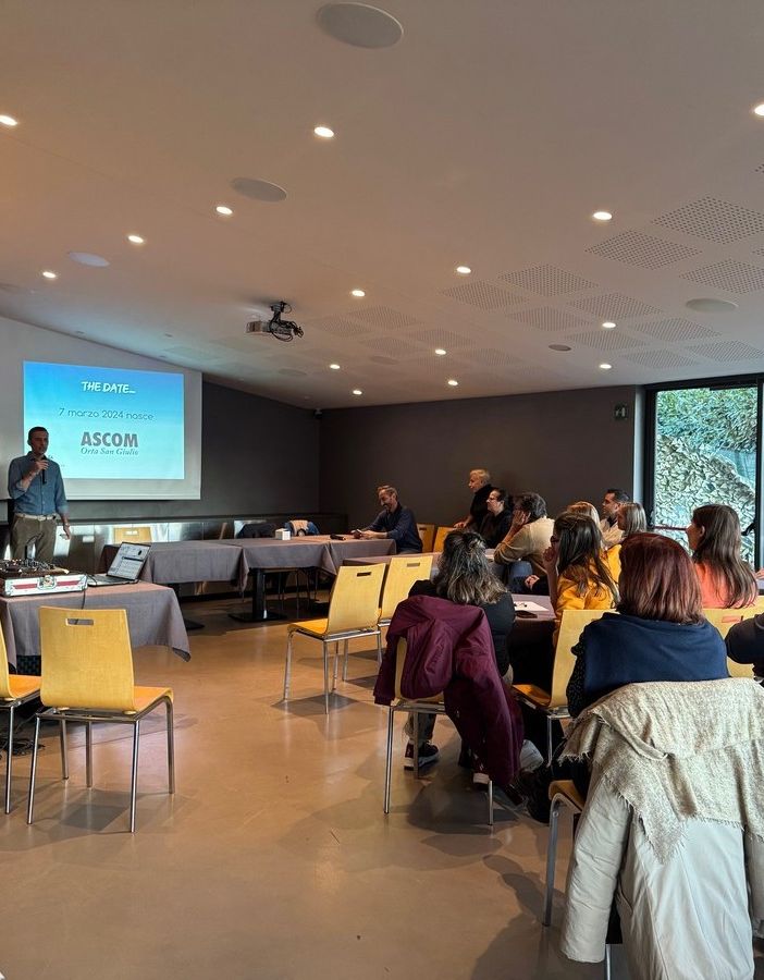 Orta San Giulio, i commercianti uniti per un 2025 ricco di eventi e iniziative