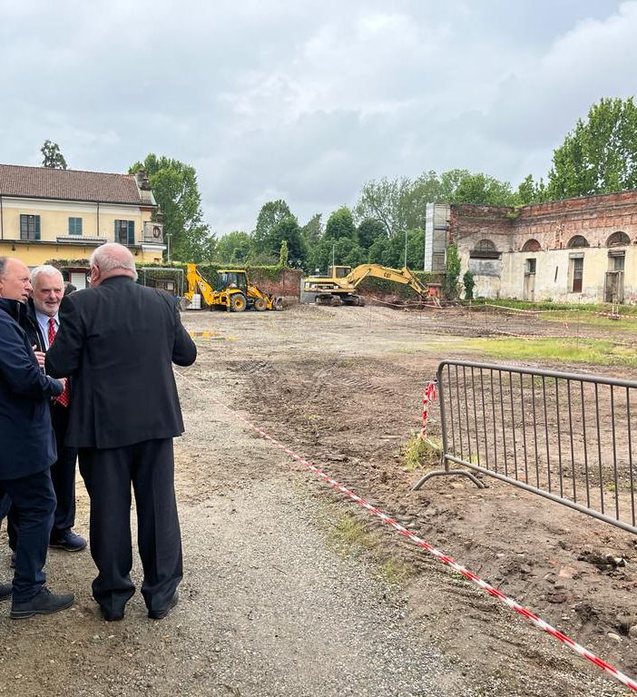 Inizia la costruzione del nuovo parcheggio nel cortile del Palazzo Vescovile