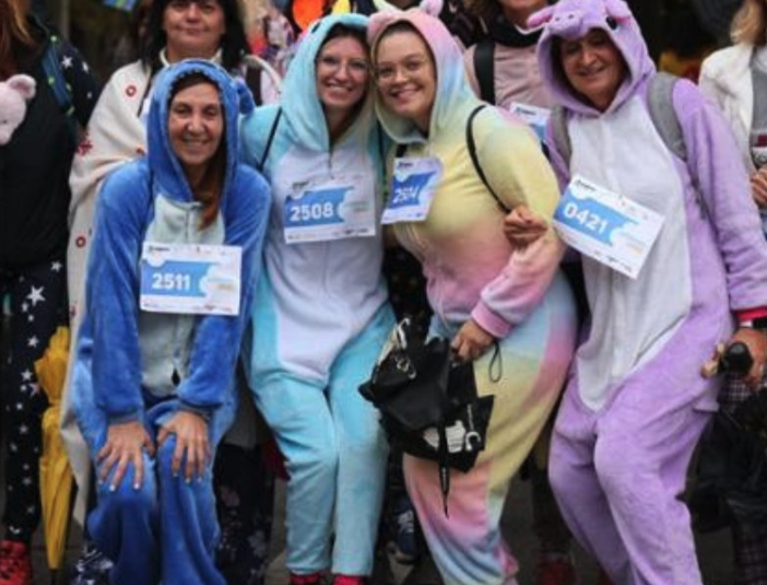 Novara si veste in pigiama per la solidarietà: arriva la 'Pigiama Run'