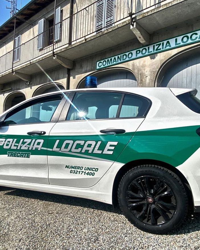 Tentano un furto nel parcheggio di un supermercato: arrestati dopo un inseguimento