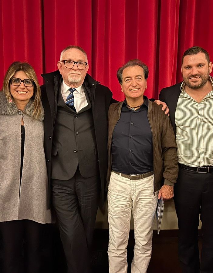 Barbara Pace partecipa allo spettacolo benefico &quot;Taxi a due piazze&quot; per il progetto &quot;Un calcio nel buio&quot;
