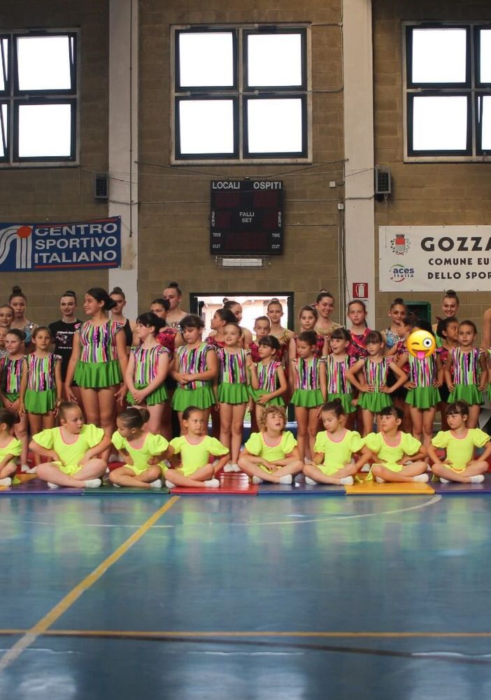 Al palazzetto di Gozzano il saggio della FUNtastic Gim 06di Borgomanero