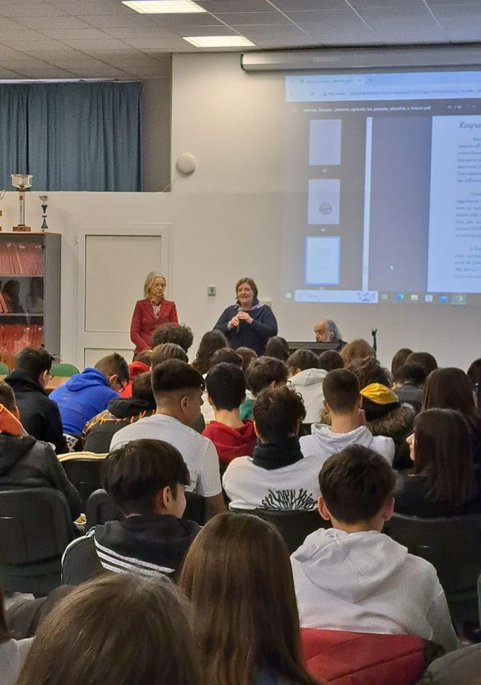 Presentato agli studenti  “Trecate, identità agricola tra passato, attualità e futuro”