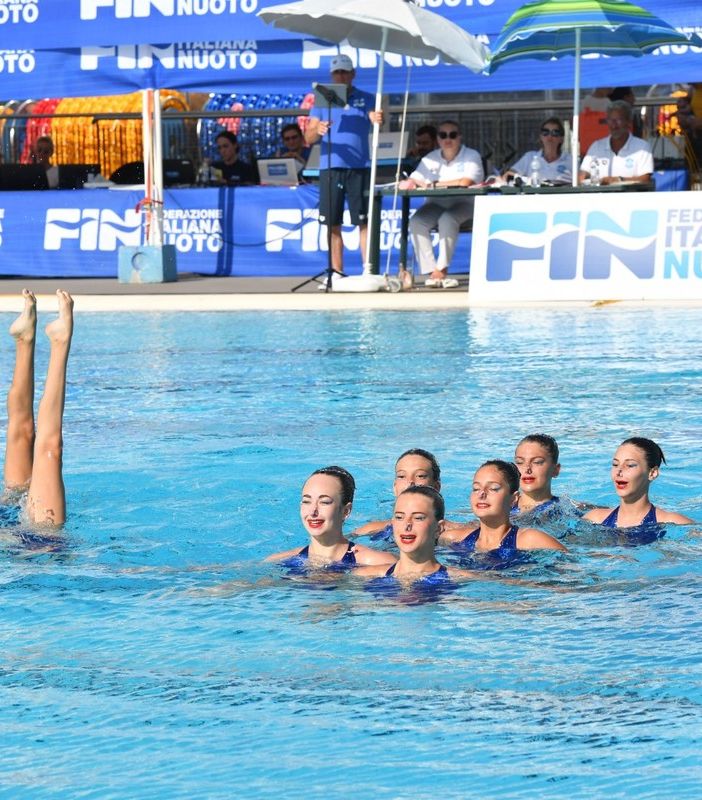 Le “ragazze” della Libertas Nuoto Novara in luce  agli italiani di sincronizzato